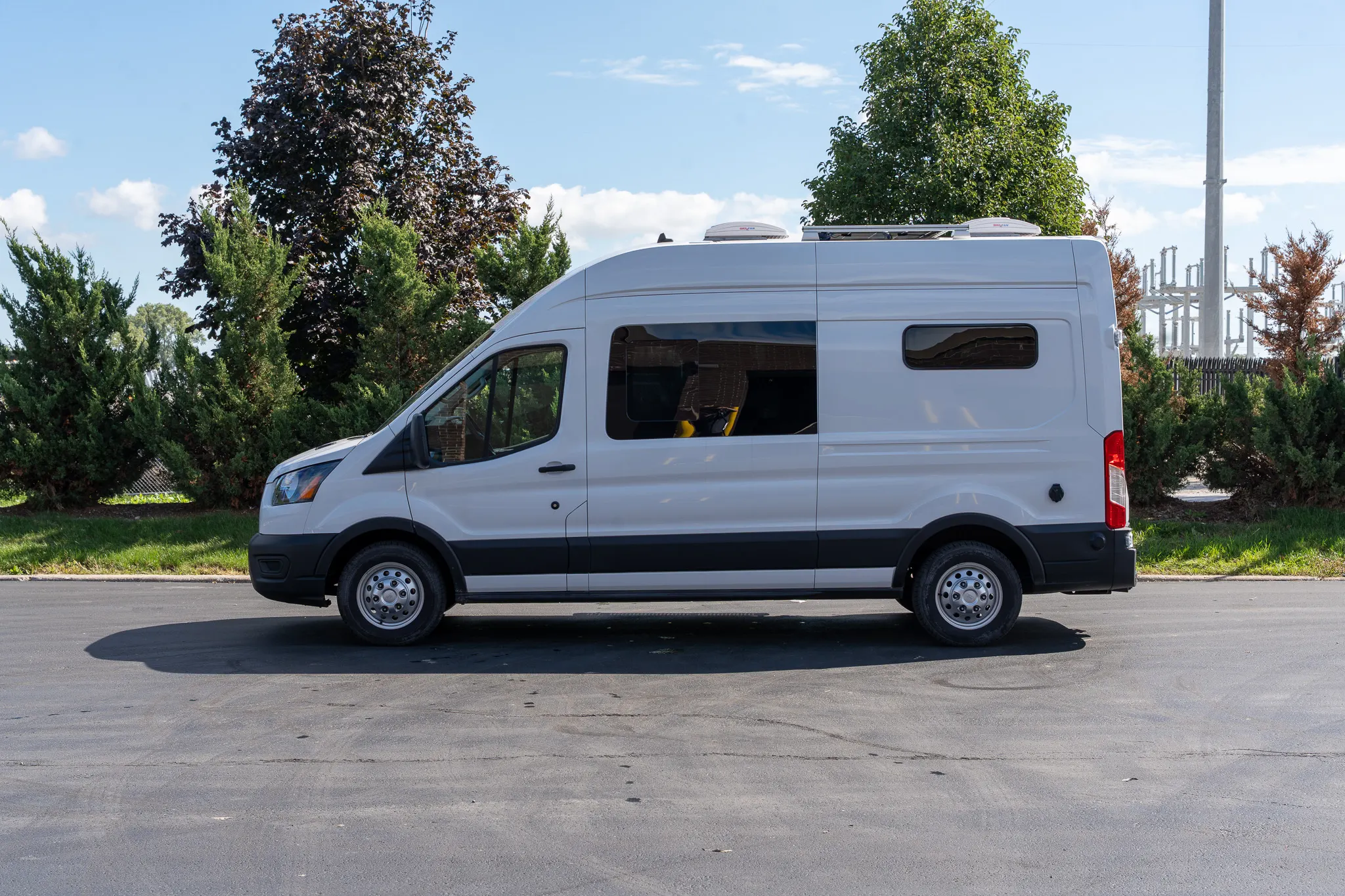 The driver side in profile